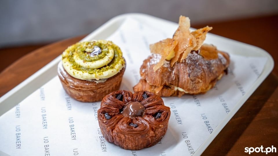 From left to right: Pistachio Roll, Brownie Flower, Turon Twice Bake